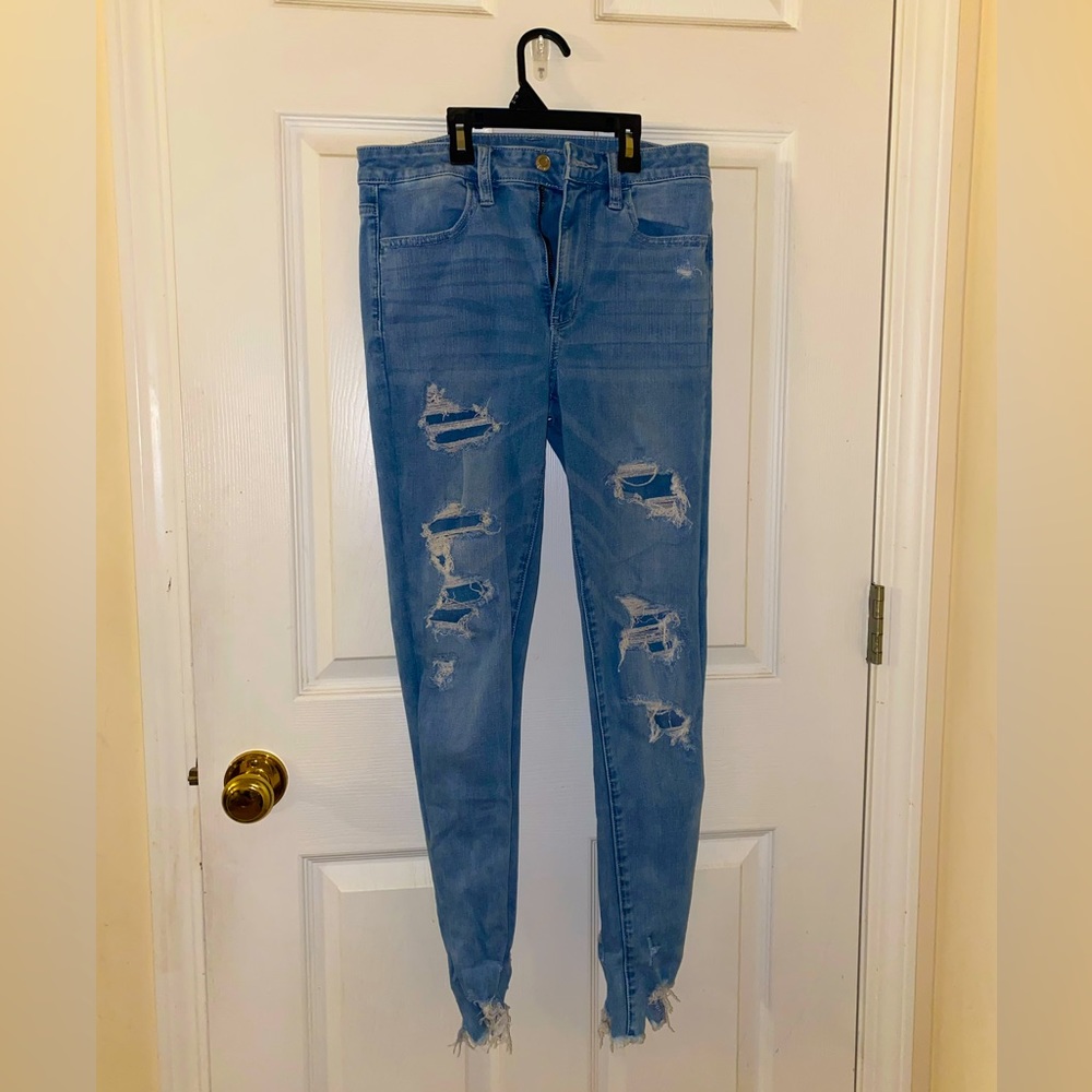 American Eagle 🦅 Super Hi-Rise Ripped-Patched Jeggings